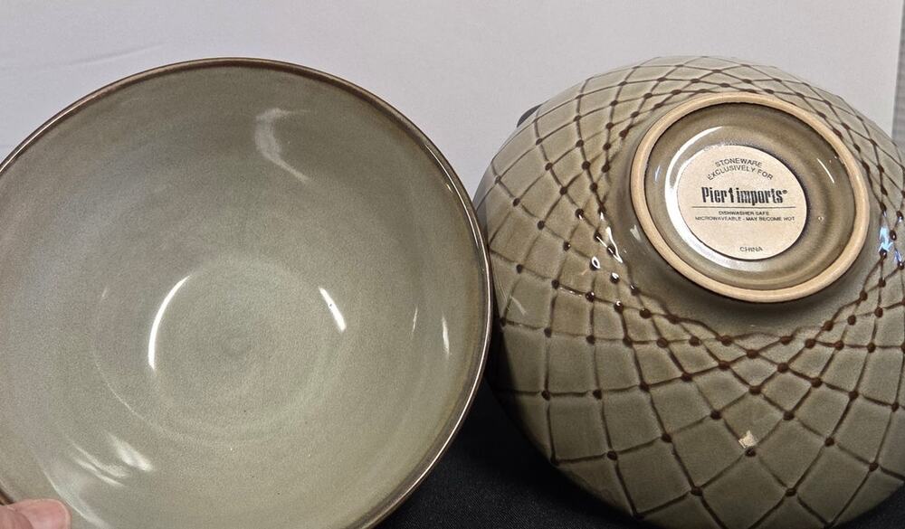 Pier 1 Imports Stoneware Bowls 7” Beige Lattice Pattern Rustic Soup Cereal Set 2